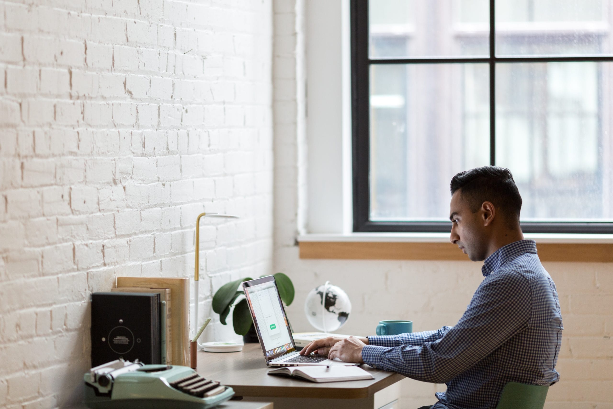 Tips for Working From an Apartment During Self-Quarantine